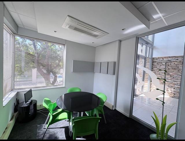 983M² OFFICE FOR SALE IN FOURWAYS
